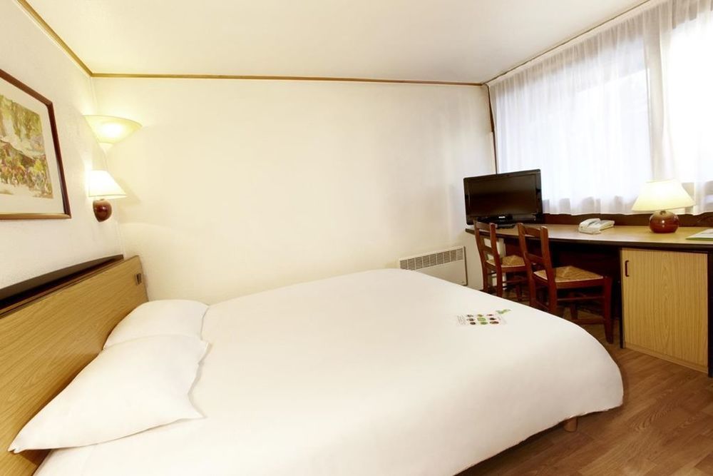 Campanile Hotel & Restaurant Леэварден Номер фото